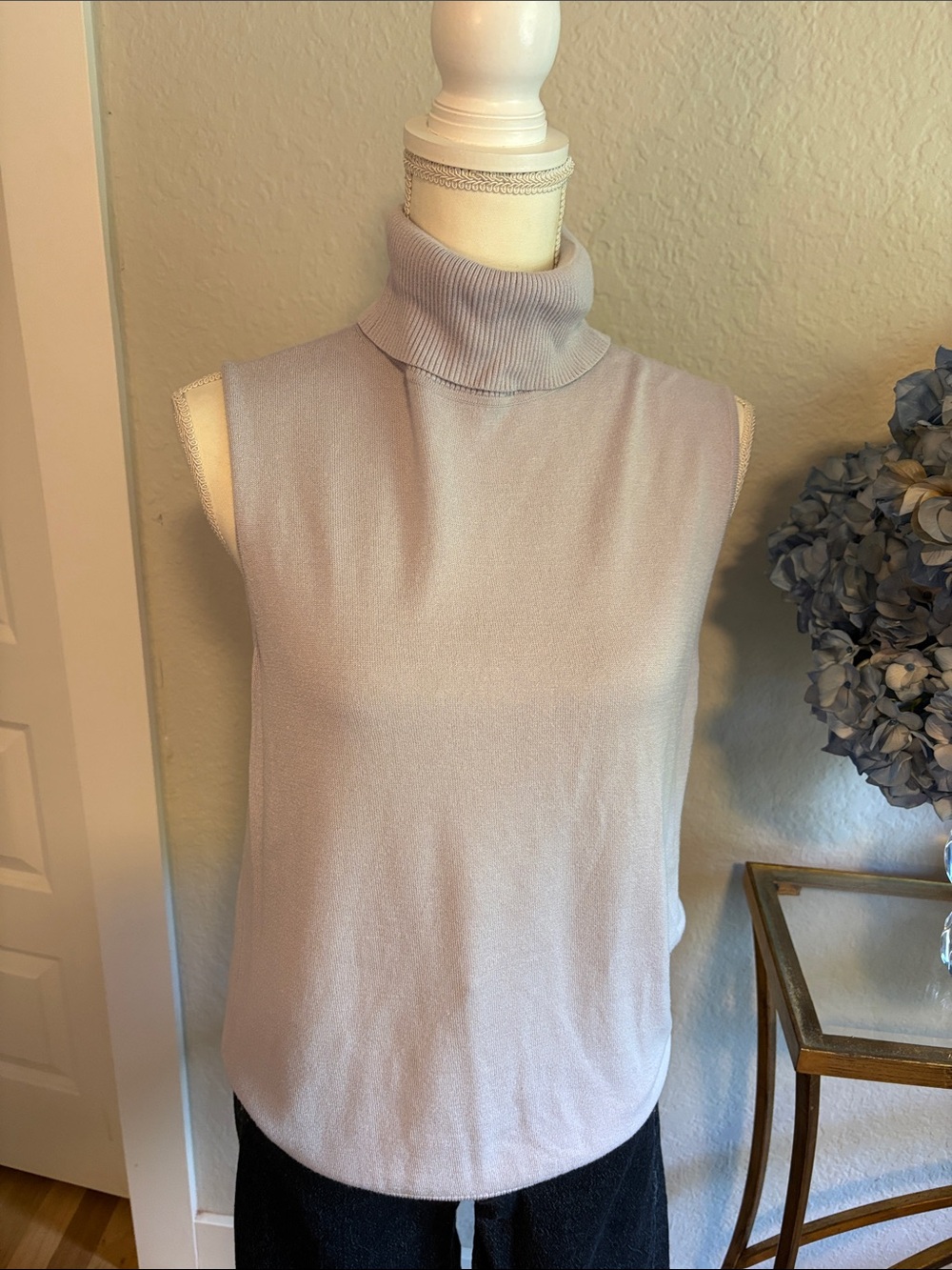 Lafayette 148  Sleeveless knit Turtleneck Sweater Tank - Light Lavender